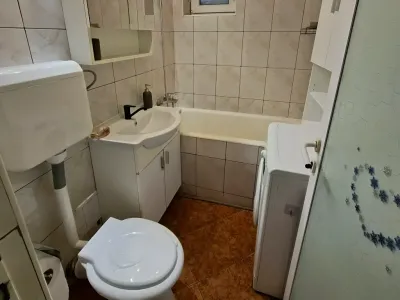 baie eleganta cu cada inchiriere apartament Sector 1 București